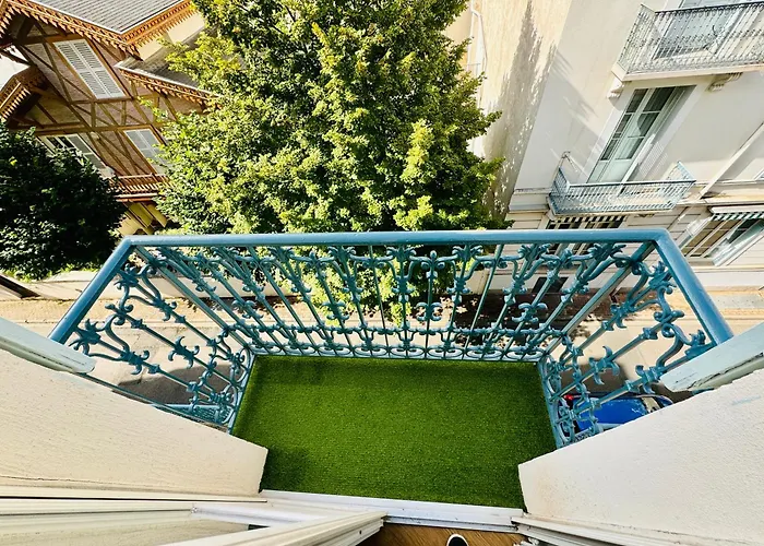 Chez Virginie Triangle D\'Or